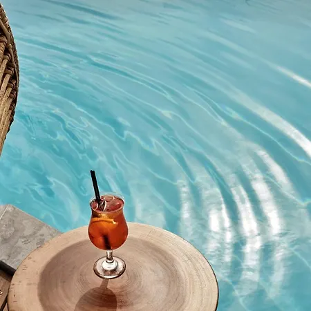 Almyra Lägenhetshotell Paraga (Mykonos)