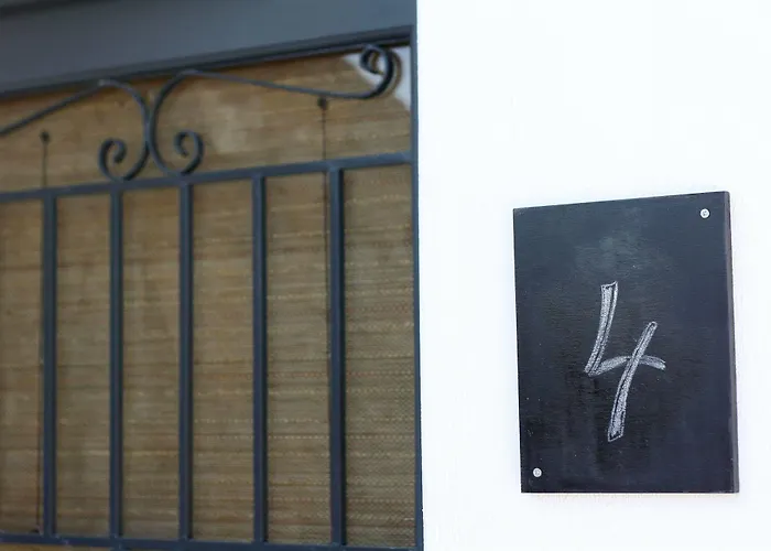 アルミーラ　ゲスト　ハウシス 4* パラガ