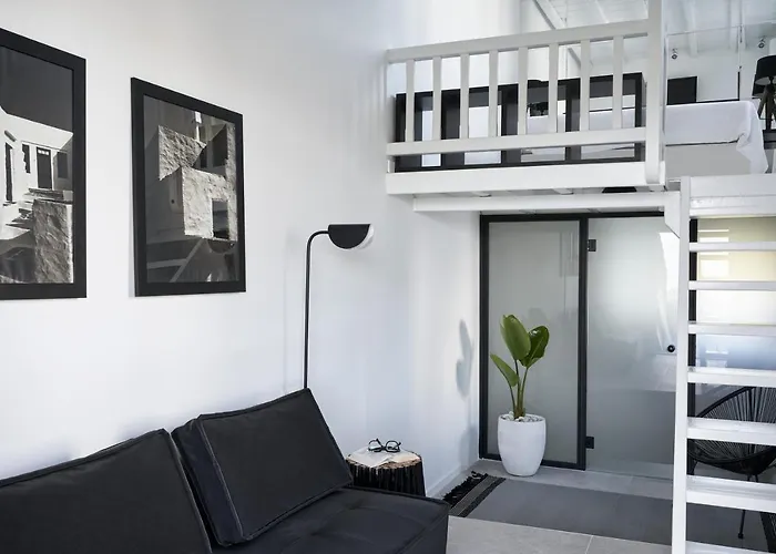 Almyra Strand Paraga