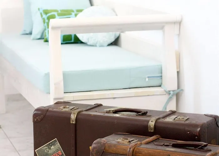 מלון דירות Almyra 4*