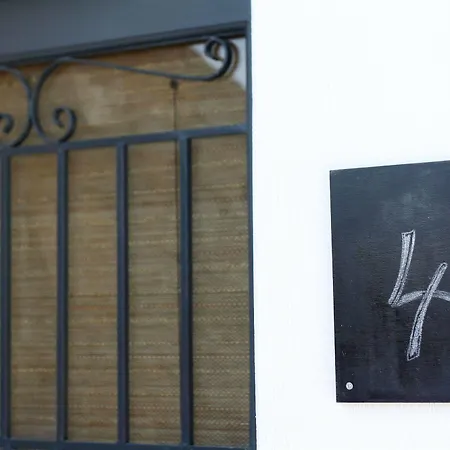 Almyra 4* Strand Paraga