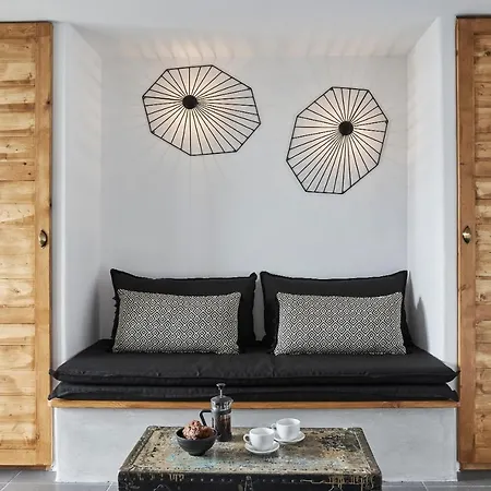 Almyra Strand Paraga